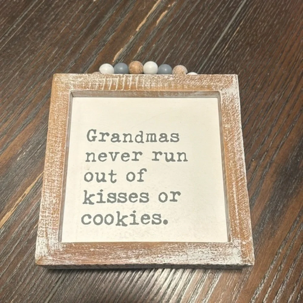 🆕Collins Fresh “Grandma” Wooden Sign with Beaded Accent. NWOT!!💥